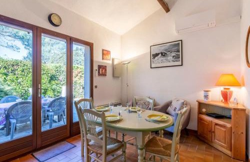 La Motte House | Holiday Home Le Clos d'Azur 1 by Interhome
