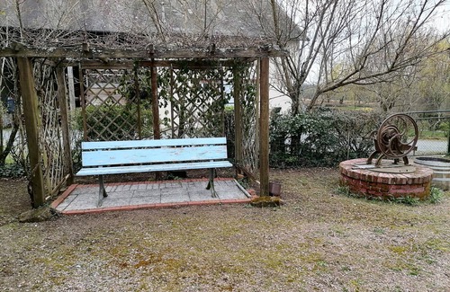 Subligny House | Holiday Home 'Le Gîte du Champ de la Croix' with Private Terrace, Private Garden and Wi-Fi