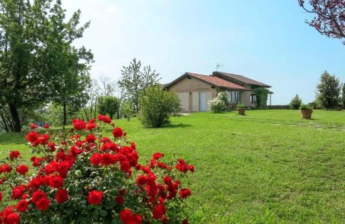 Grazzano Badoglio House | Holiday Home Le Rose Rosse by Interhome