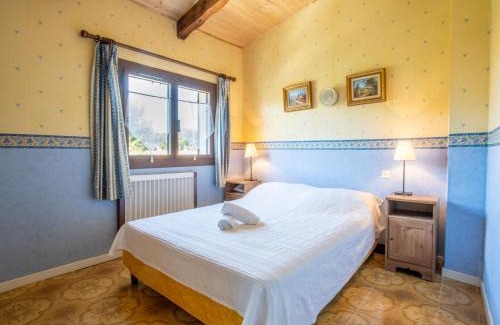 La Madrague House | Holiday Home Les Jardins de Sinople by Interhome