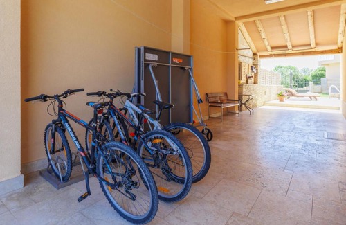 Stinjan House | Holiday Home Licardo by Interhome