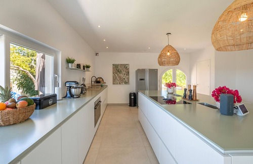 Ariany House | Holiday Home 'Luxury Finca Es Moli Pool Tennis' with Mountain View, Wi-Fi and Air Conditioning