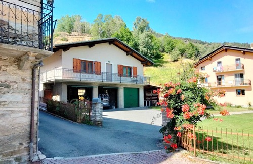 Introd House | Holiday Home - Maison Dayné