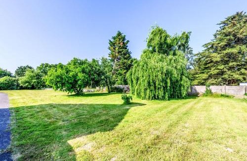 Ploemel House | Holiday Home Maison de Kerbarh by Interhome