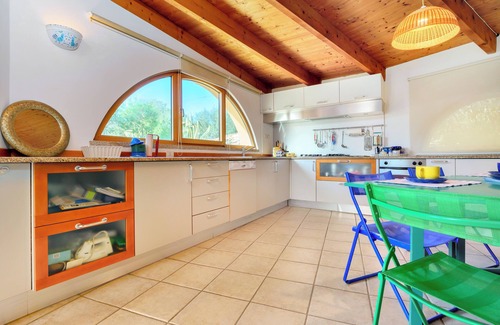 Pittulongu House | Holiday Home 'Margherita' with Terrace, Garden & Air Conditioning