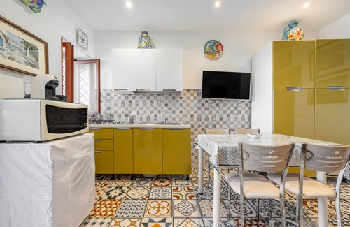 Palermo House | Holiday Home 'Marina' with Sea View, Wi-Fi and Air Conditioning