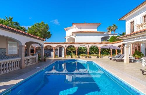 Manacor House | Holiday Home Matos by Interhome
