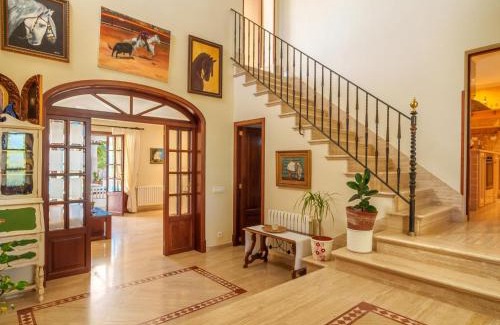 Manacor House | Holiday Home Matos by Interhome