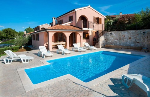 Montizana House | Holiday Home Mirna