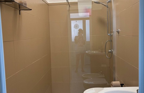 Municipio 4 House | Holiday Home 'Miro’ House' with Wi-Fi and Air Conditioning