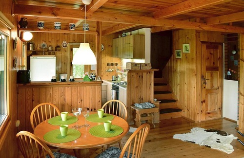 Sierakowice House | Holiday Home near Gowidlinskie Lake