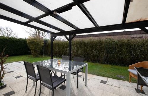 Kortgene House | Holiday Home near Veerse Meer with Garden