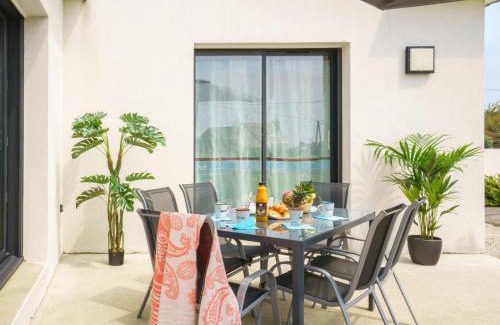 Telgruc-sur-Mer House | Holiday Home Orphée by Interhome