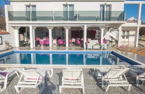 Cista Velika Villa | Holiday Home "PANORAMA-SPORT" POOL&BAR