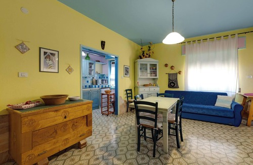Bosa Marina House | Holiday Home "Paolo e Francesca" with Private Garden, A/C & Wi-Fi