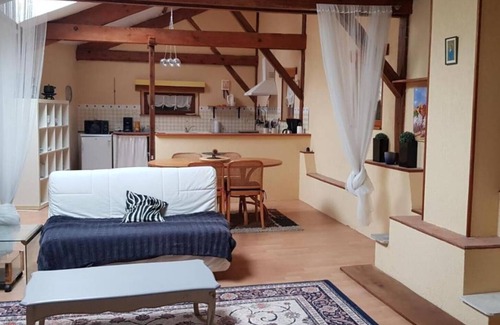 Sistels House | Holiday Home 'Pey Sud' with Mountain View, Private Terrace and Wi-Fi