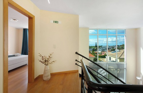 Sao Martinho House | Holiday Home 'Pico Do Paraíso' with Sea View, Wi-Fi and Air Conditioning