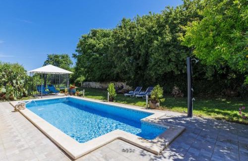 Pinezici House | Holiday Home Pinezici-1 by Interhome