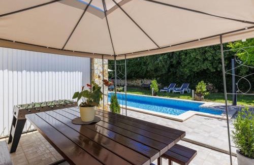 Pinezici House | Holiday Home Pinezici-1 by Interhome