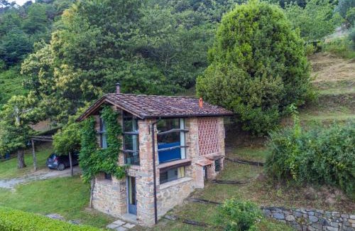Pescia House | Holiday Home Podere Piastriccio-Casa di Vetro by Interhome