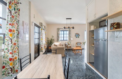 Tigaday House | Holiday Home 'Pozo Del Deseo' with Sea View, Private Terrace and Wi-Fi