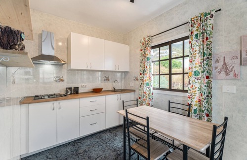 Tigaday House | Holiday Home 'Pozo Del Deseo' with Sea View, Private Terrace and Wi-Fi