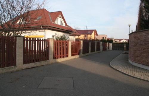 Pruhonice House | Holiday Home Prague Pruhonice