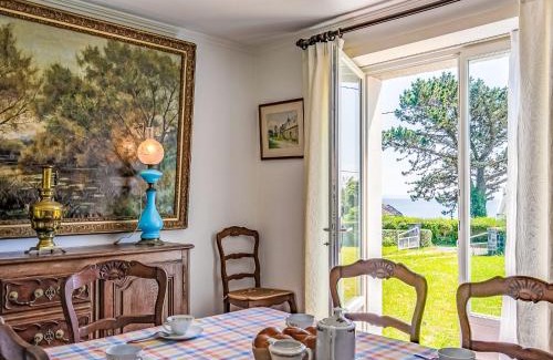 Crozon House | Holiday Home Romeur by Interhome
