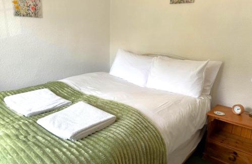 Pentewan House | Holiday Home Rosehip Cottage by Interhome