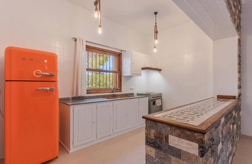 Son Antem House | Holiday Home 'S'escodra' with Mountain View, Garden & Wi-Fi