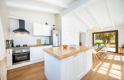 Sencelles House | Holiday Home 'Sa Caseta Biniali' with Private Terrace, Pool and Air Conditioning