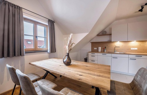 Gilching House | Holiday Home 'Schlöglhof' with Balcony and Wi-Fi