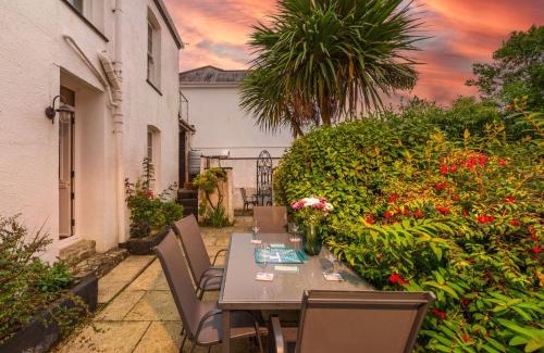 Mevagissey House | Holiday Home Shell Seekers by Interhome