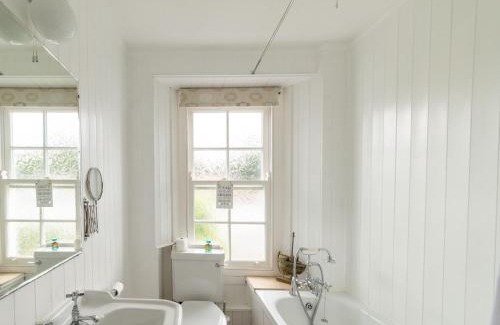 Mevagissey House | Holiday Home Shell Seekers by Interhome