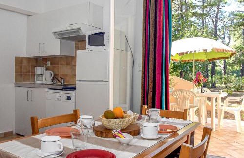 Pineto House | Holiday Home T2 Cabine Type C by Interhome