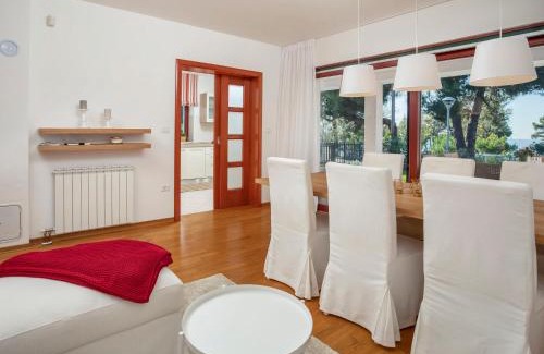 Basanija House | Holiday Home Villa Beach Front by Interhome