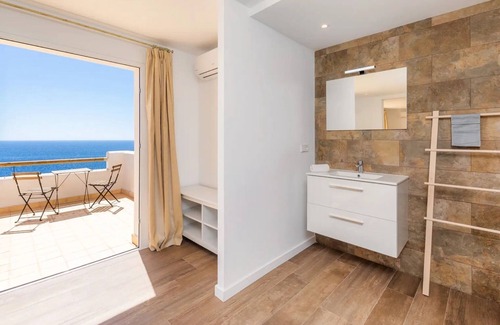 Portocolom House | Holiday Home Villa Domus Alba B with Sea View, Pool, Garden & Wi-Fi