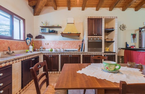 Augusta House | Holiday Home "Villa Gabri" with Pool, Garden & Terrace