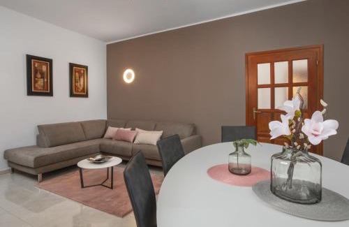 Mugeba House | Holiday Home Villa Marina I by Interhome