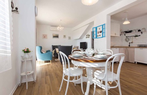 Punat House | Holiday home with air conditioning and internet near the beach