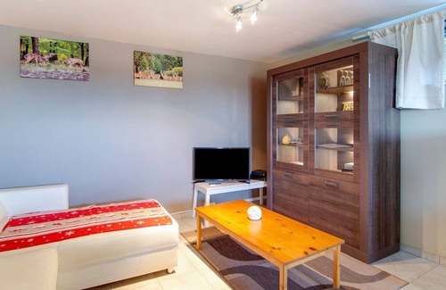 Lierneux House | Holiday Home with Garden