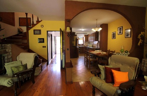 Brulo House | Holiday home with garden terrace and air conditioning