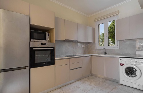 Maleme House | Holiday home with communal pool