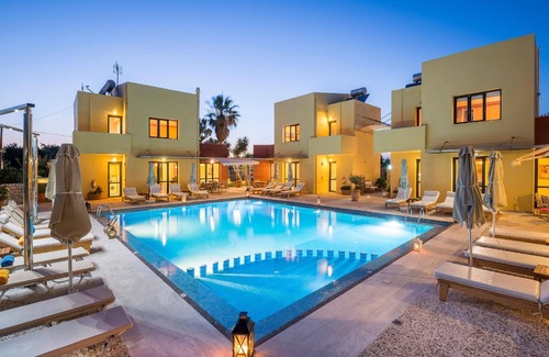 Maleme House | Holiday home with communal pool