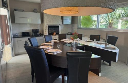 Le Porge House | holiday home with indoor pool, Le Porge