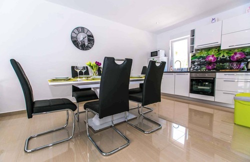 Skrbcici House | Holiday home with pool and kilma system