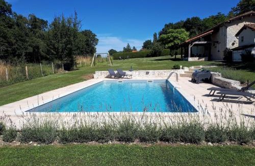 Verteillac House | Holiday home with pool in Verteillac, cleaning included