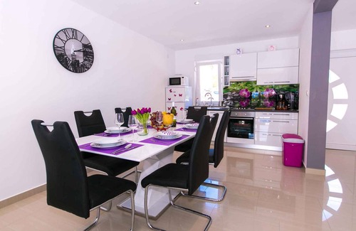 Skrbcici House | Holiday home with pool and air conditioning