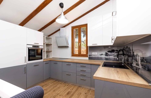 Veli Losinj House | Holiday home with terrace and barbecue