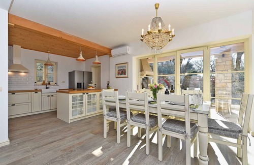 Rakovci House | Holiday home with terrace and pool